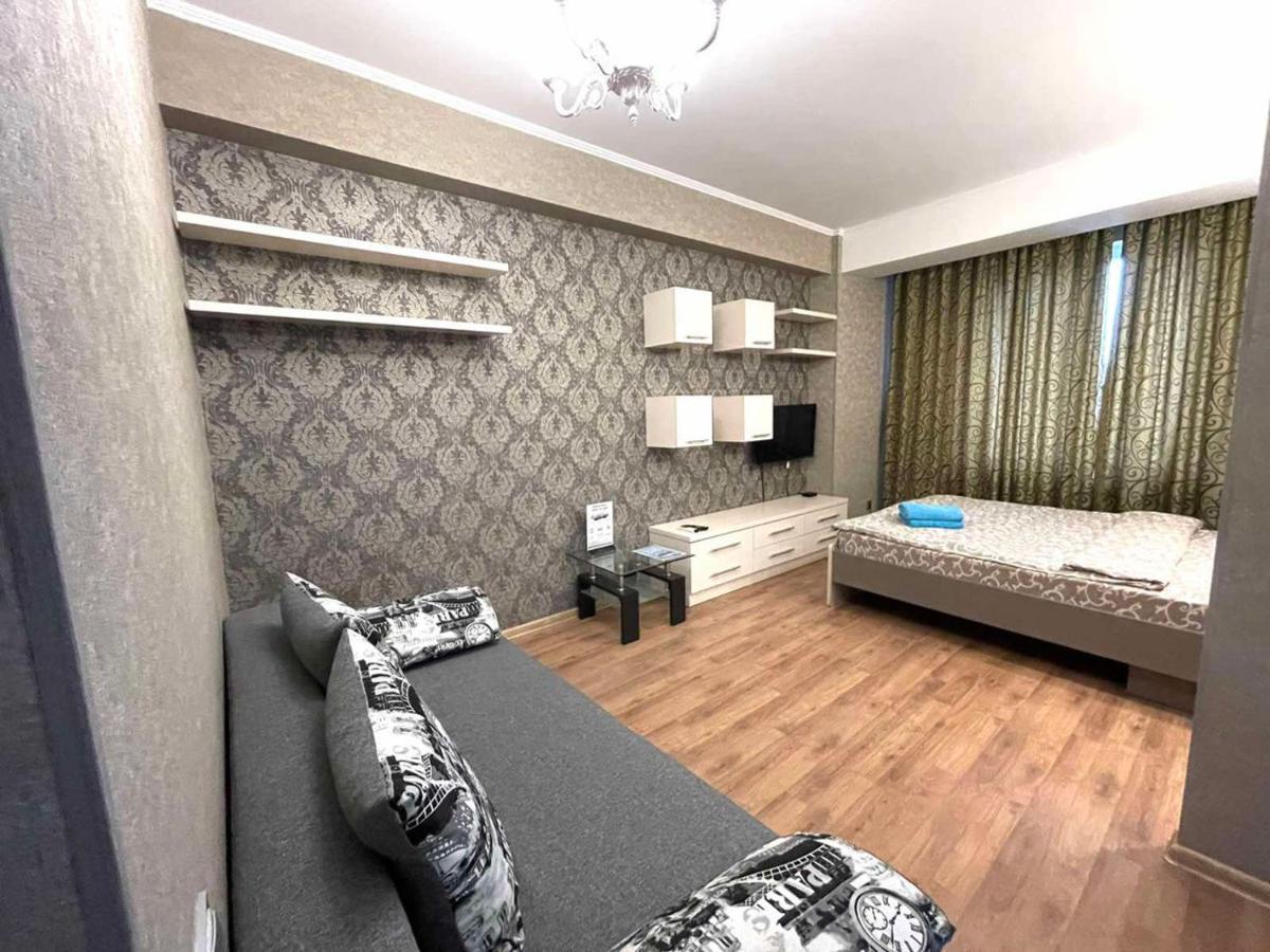 Homeservice Apartments On Stefan Cel Mare Boulevard Kischinau Exterior foto