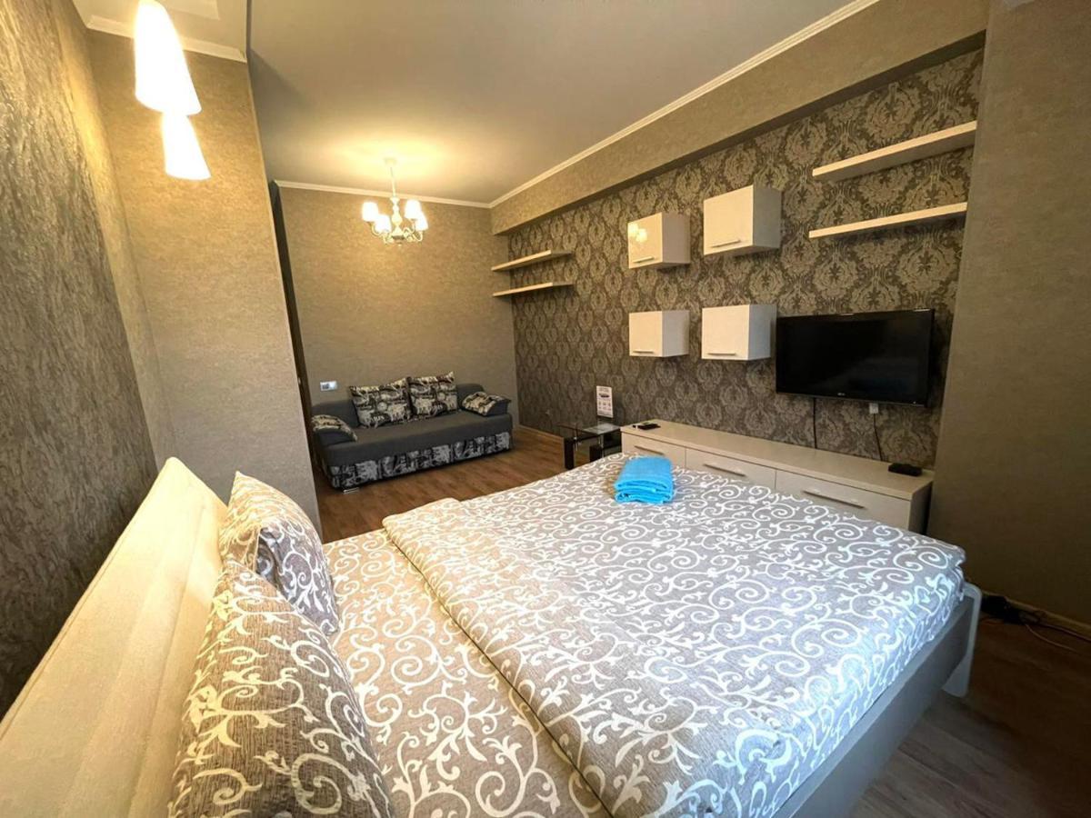 Homeservice Apartments On Stefan Cel Mare Boulevard Kischinau Exterior foto