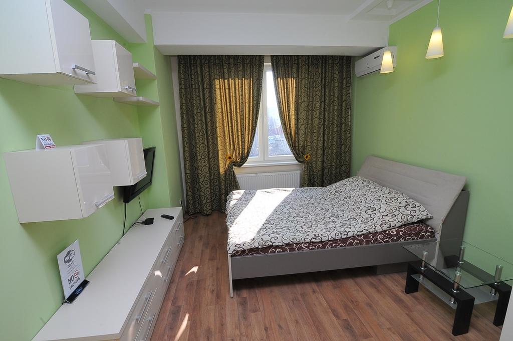 Homeservice Apartments On Stefan Cel Mare Boulevard Kischinau Zimmer foto